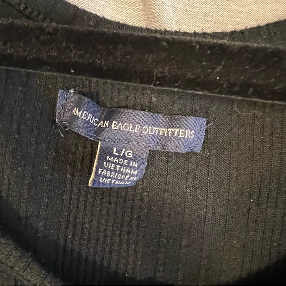 🦋2/$15🦋 AE Black Henley Tank - Picture 2 of 3